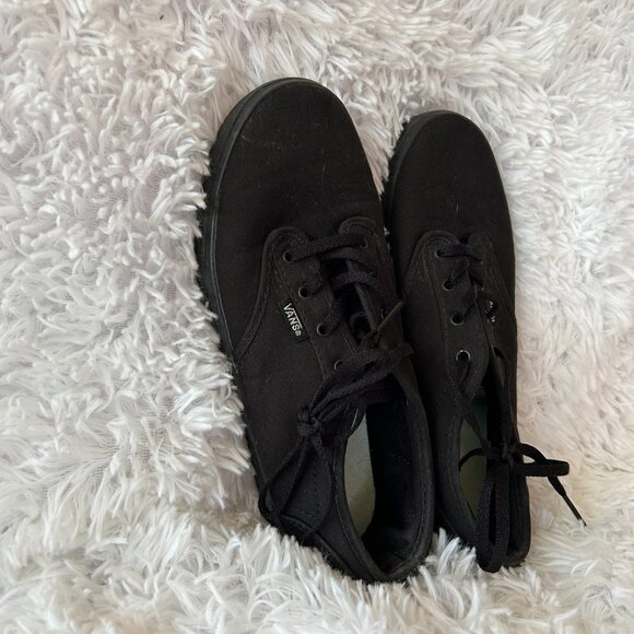 VANS Off The Wall Lace Up Low Top Black Sneakers Missy Size 4.5 Skater Surfer - Picture 2 of 5